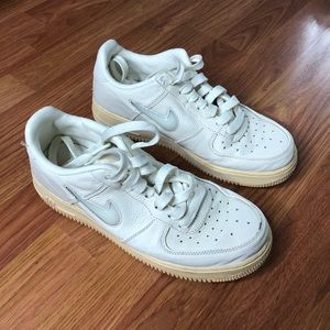 Size 7 White Nike Sneakers